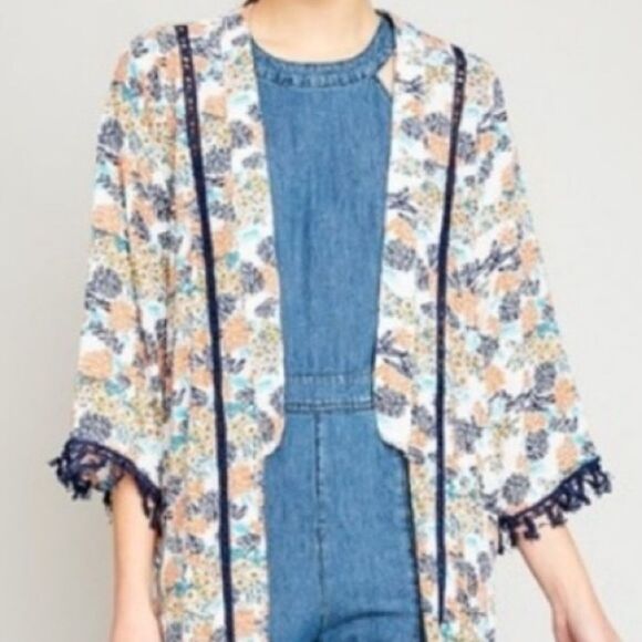 ‎Floral Kimono - Picture 1 of 12